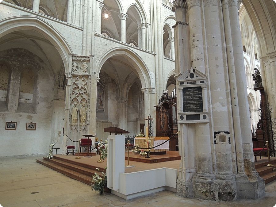 Plaque commémorative d'Estout d'Estouteville, abbé de Fécamp