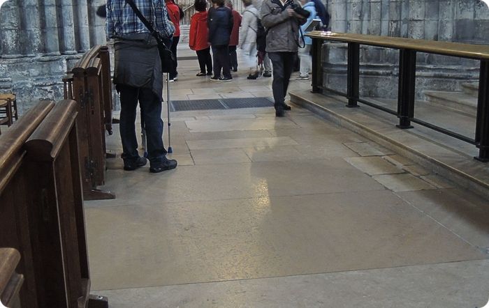 Dalle à l'inscription de Guillaume d'Estouteville en la cathédrale de Rouen