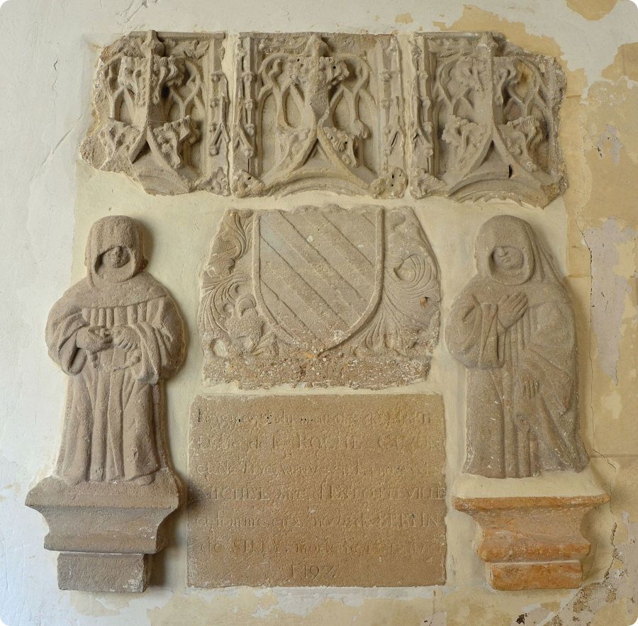 Fragments du mausolée de Marie de la Roche-Guyon