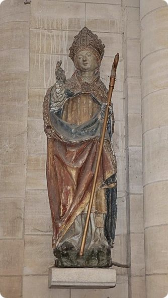 Statue saint Hidevert (XV�me-XVI�me s.) dans la coll�giale de Gournay-en-Bray..