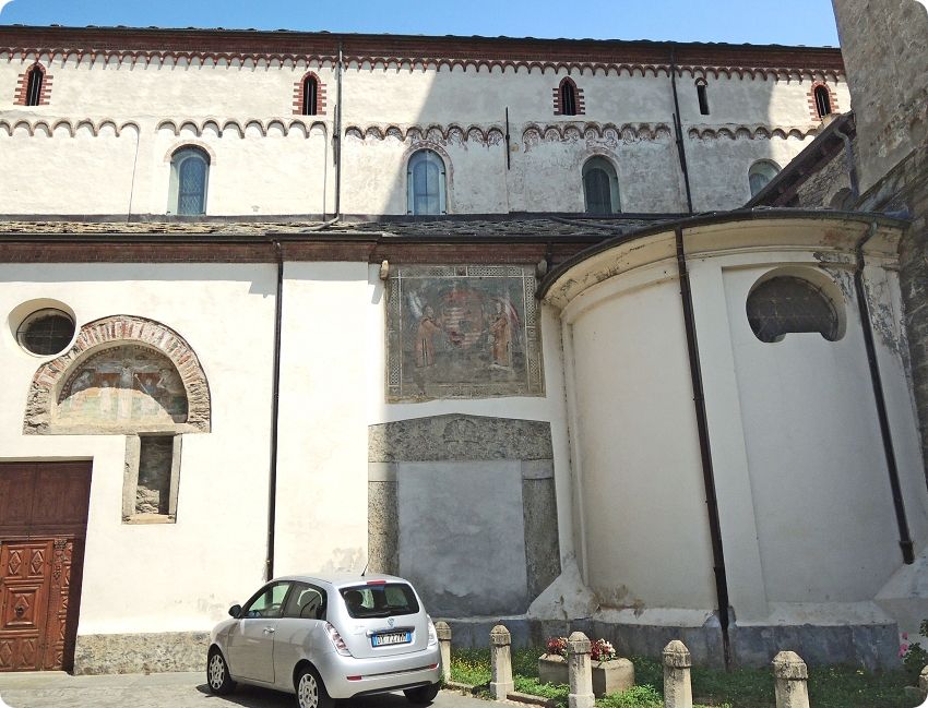Peinture murale extérieure de la cathédrale de Suse