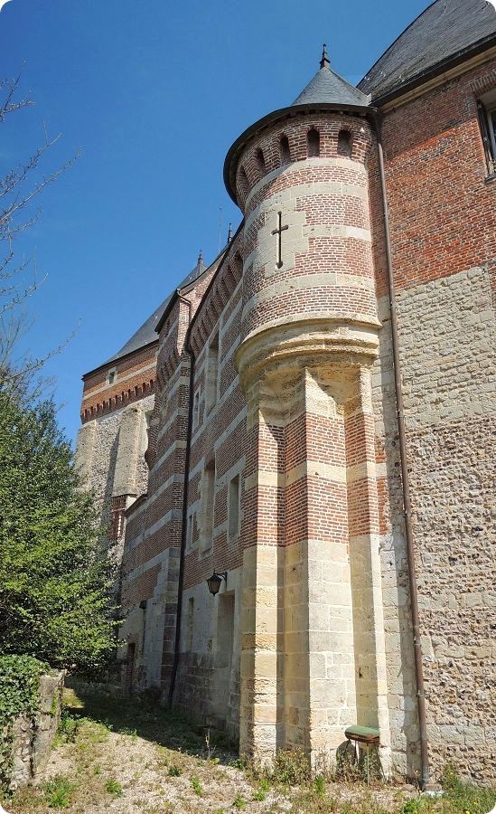 Reconstruction du ch�teau de Valmont