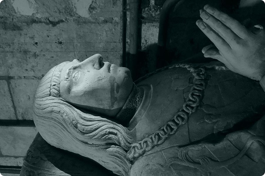 Réplique du gisant de Nicolas d'Estouteville