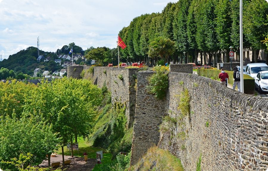Saint-L� et ses remparts