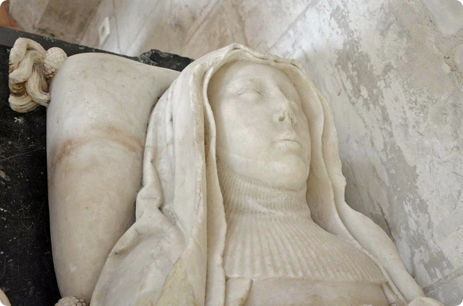 Tombe de Jacques d'E.-Valmont et Louise d'Albret