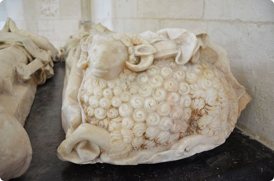 Tombe de Jacques d'E.-Valmont et Louise d'Albret