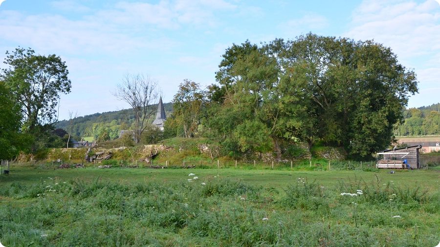 Vestiges du ch�teau m�di�val de Torcy-le-Grand
